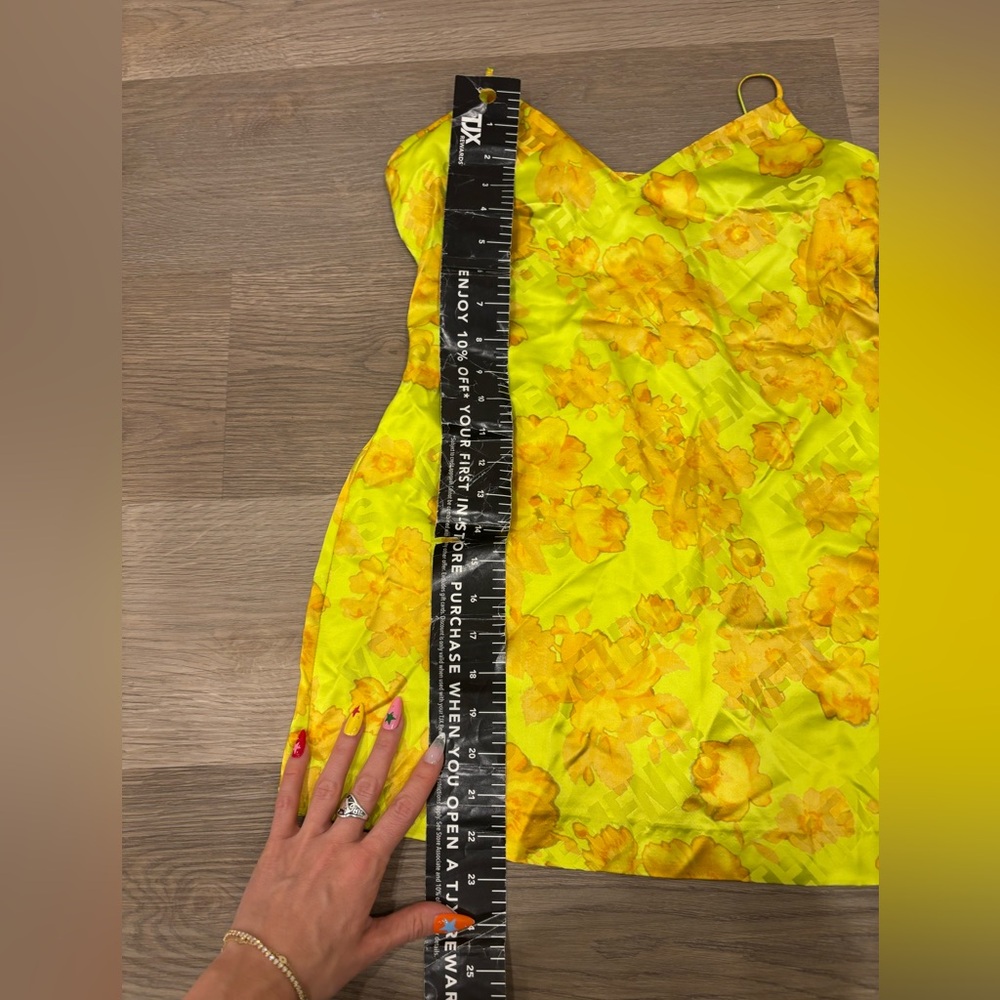 VETEMENTS Yellow Acid‎ Flower Slip Shirt - Picture 8 of 8